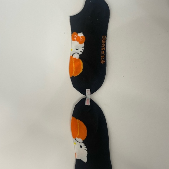 Halloween Hello Kitty Ty Beanie and Socks - Picture 8 of 8